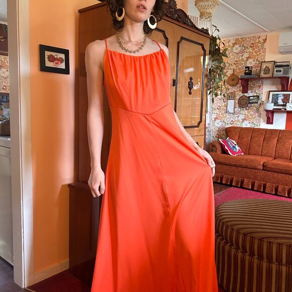 1970s Red polyester prom dress and cover up matching set - Made in Canada by Mis - Picture 10 of 16